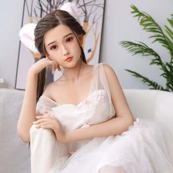 成人用品店里的充气娃娃